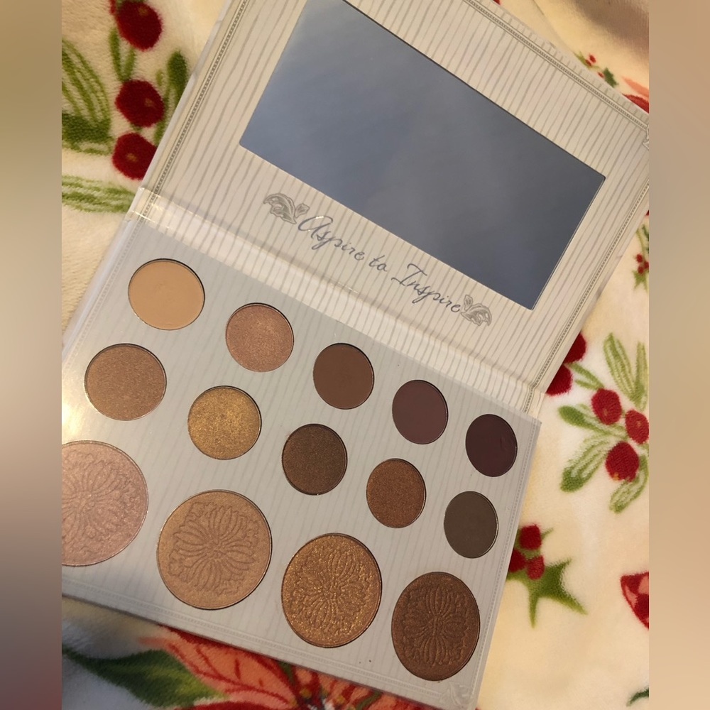 Carli Bybel Eyeshadow and Highlighter Palette